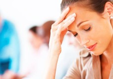 Почему болит голова по утрам: 5 распространённых причин