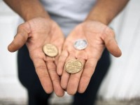 10 предметов, которые нельзя поднимать с земли