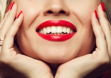 Что нужно знать об отбеливании зубов и можно ли отбелить зубы в домашних условиях