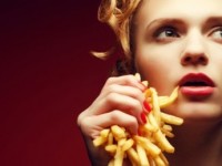 Почему иногда хочется съесть чего-нибудь вредного, и что с этим делать