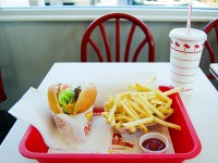 Какой фастфуд лучше не есть никогда